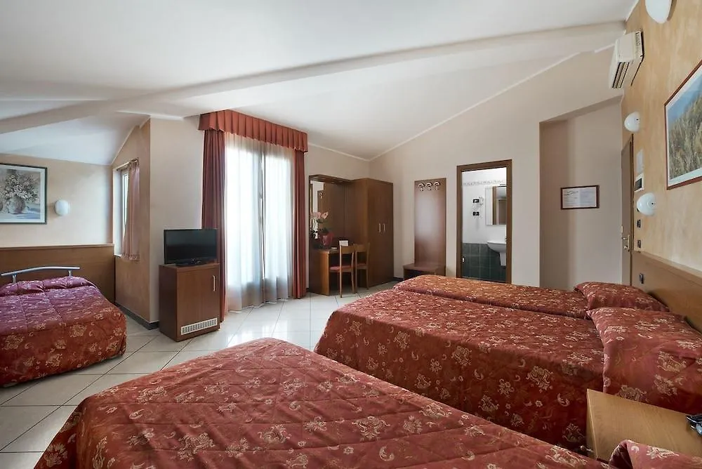 Hotel Stazione Livorno 3*,