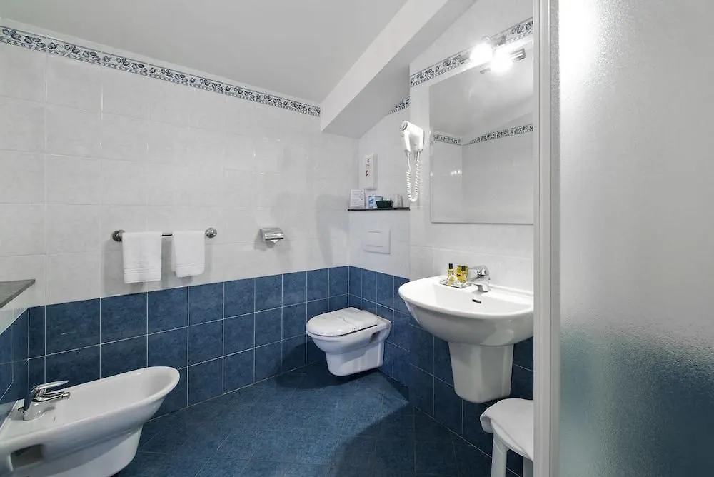 Hotel Stazione Livorno 3*,  Italien